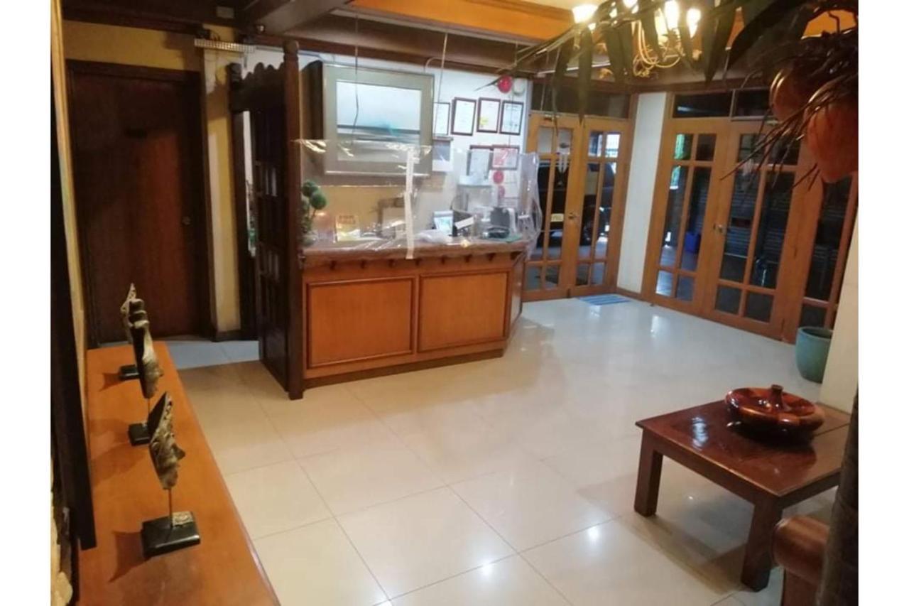 Reddoorz At Casa Marabella Villamonte Bacolod City Bagian luar foto